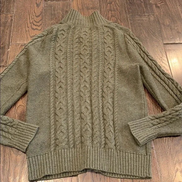 L.L. Bean Olive Green Knit zippered Sweater size small - Picture 8 of 8